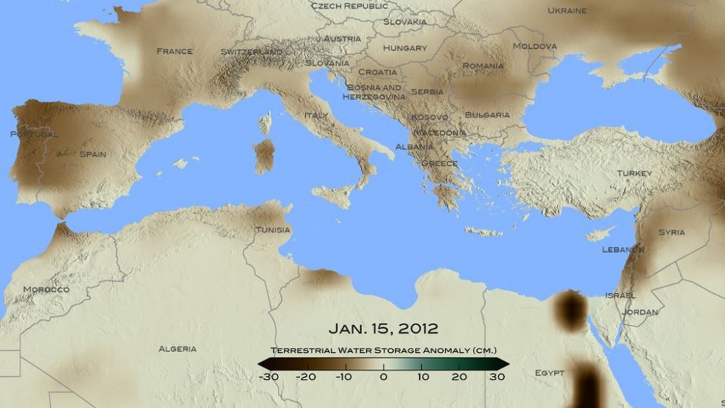 2012 yılındaki bu resimde koyu renkli alanlar 2012-2015 yılları arasındaki en yüksek su azalmasının olduğu bölgeleri gösteriyor.