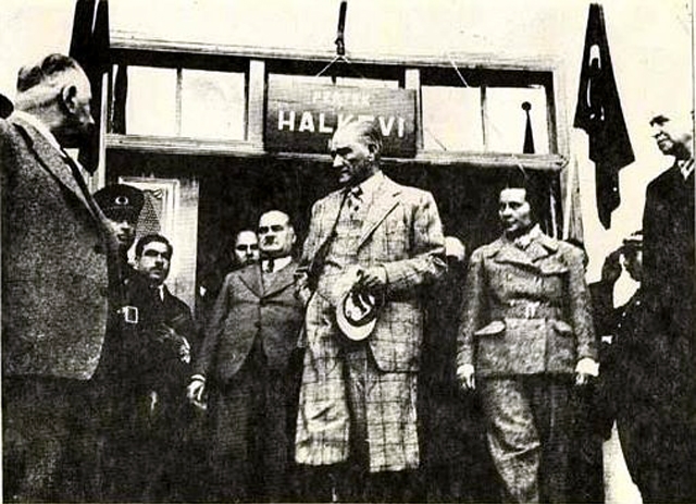 Atatürk ve Sabiha Gökçen